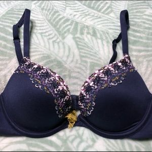 Victoria Secret Body By Victoria Push-Up Bra